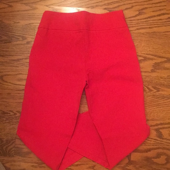 No boundaries size 3 to 5 in juniors!  Bright red - Picture 7 of 8